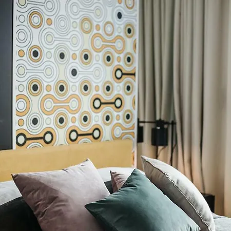 Diamond - Luxurious - A/c